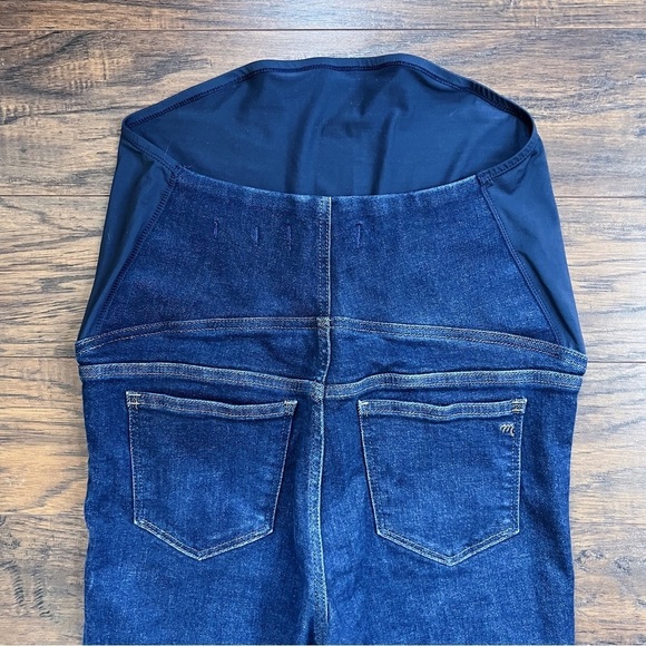 Madewell • Maternity Over-the-Belly Skinny Jeans in Orland Wash: TENCEL™ Denim - Picture 9 of 11